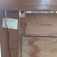 Charger l&#39;image dans la galerie, Ancien meuble stylé en bois - à restaurer
