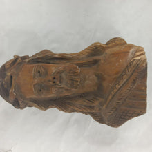Charger l&#39;image dans la galerie, Buste de Jésus en bois
