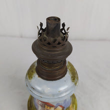Charger l&#39;image dans la galerie, Lampe à pétrole en porcelaine - peinte à la main
