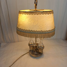 Charger l&#39;image dans la galerie, Lampe à bouillotte vintage avec vinaigrier intégré.
