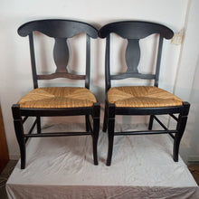 Charger l&#39;image dans la galerie, 2 chaises Grande assise designer Italien Buying and Design
