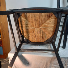 Charger l&#39;image dans la galerie, 2 chaises Grande assise designer Italien Buying and Design
