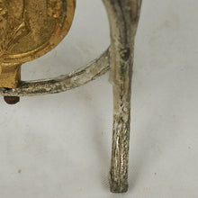 Charger l&#39;image dans la galerie, 2 chandeliers d&#39;Israël en métal
