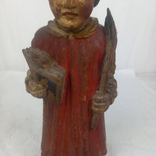 Charger l&#39;image dans la galerie, Statue en bois d&#39;un martyr chrétien
