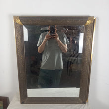Charger l&#39;image dans la galerie, Miroir avec cadre légèrement doré
