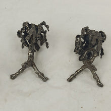 Charger l&#39;image dans la galerie, chandeliers individuels vintage en métal moulé
